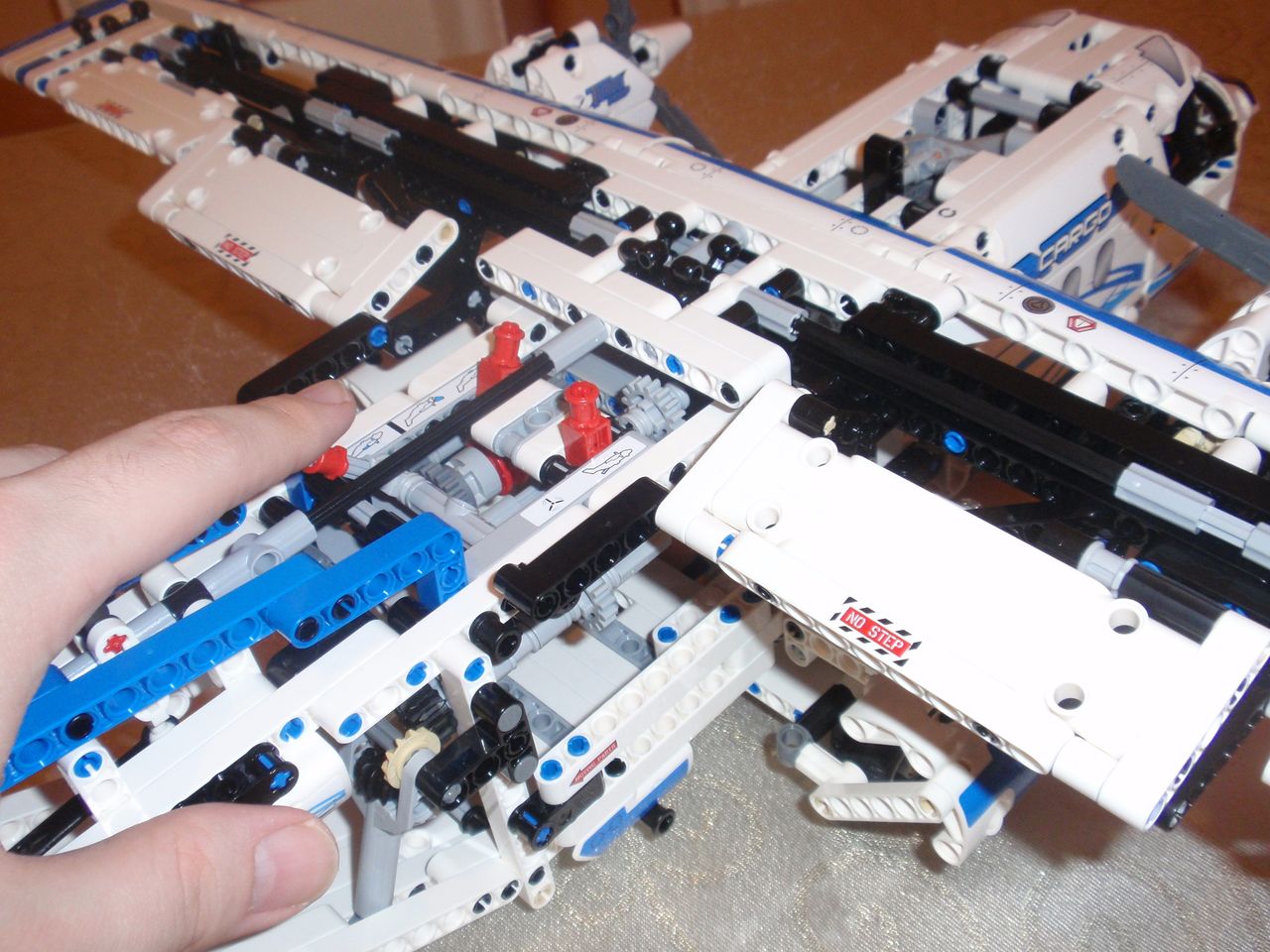 42025 - Cargo Plane (Slovenská predpremiéra) ila_rendered