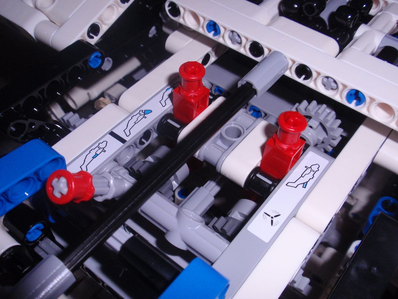 42025 - Cargo Plane (Slovenská predpremiéra) ila_rendered