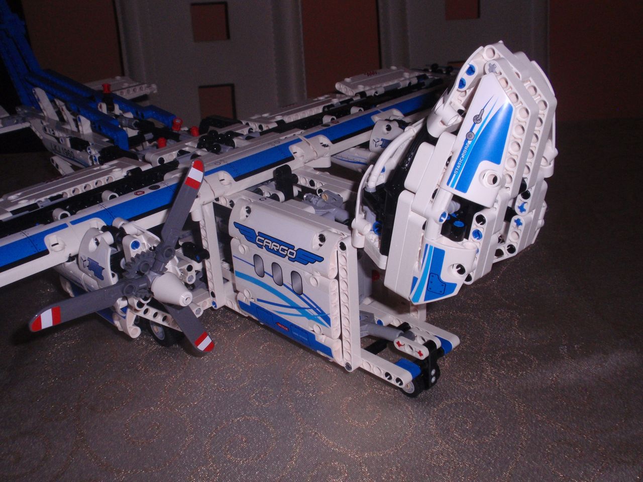 42025 - Cargo Plane (Slovenská predpremiéra) ila_rendered