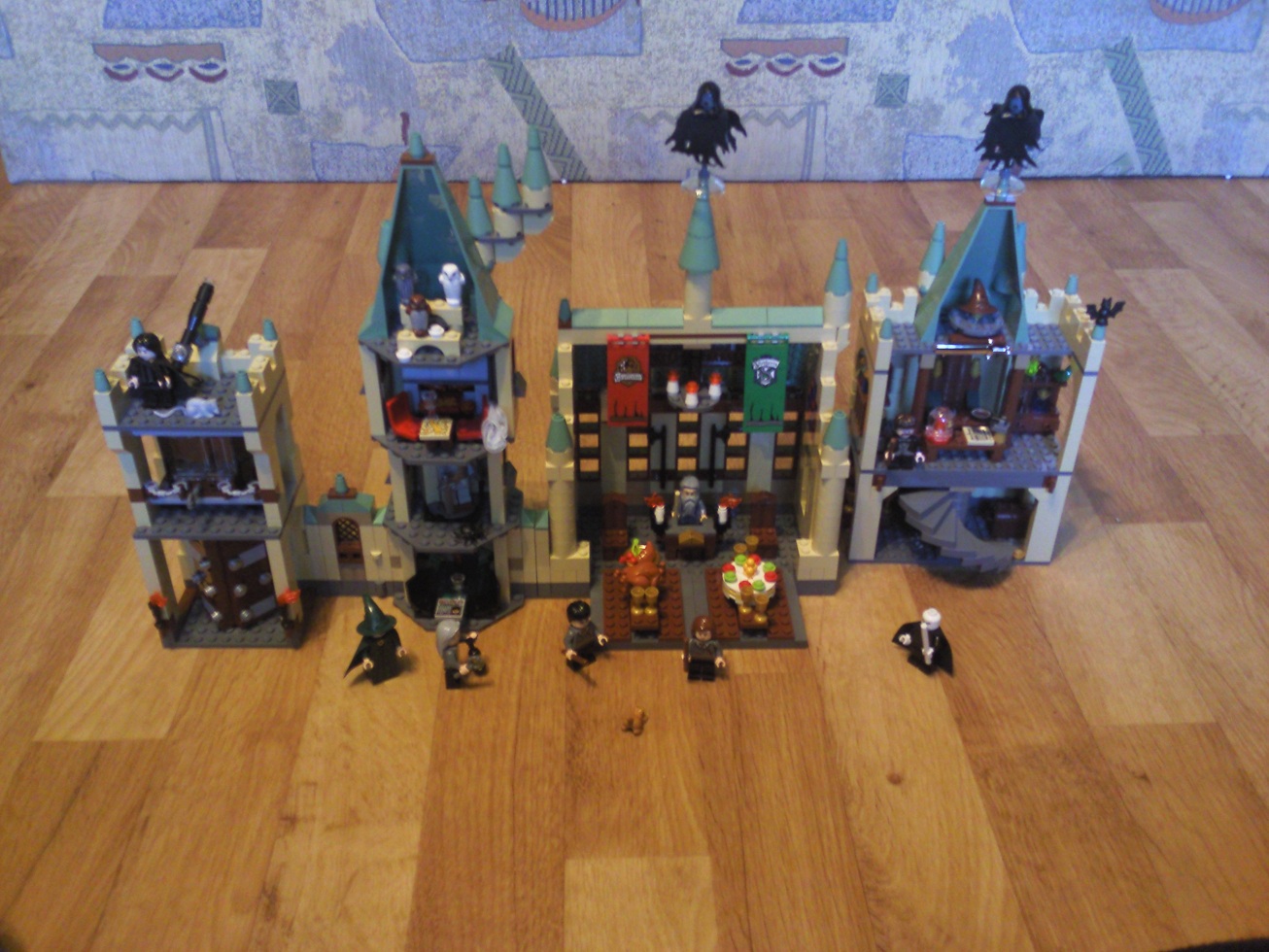 4842 - Hogwarts Castle (4th edition) ila_rendered
