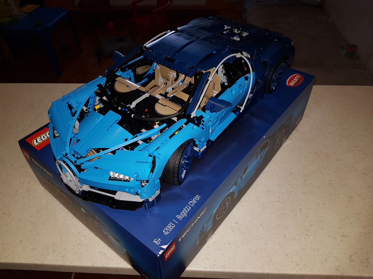 42083 - TECHNIC Bugatti Chiron ila_rendered